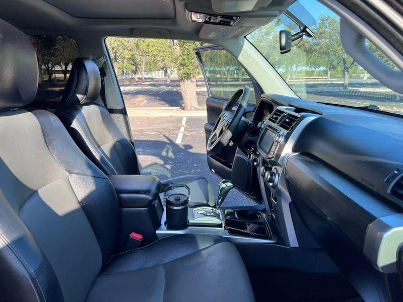 Toyota 4Runner SR5 2WD 2016