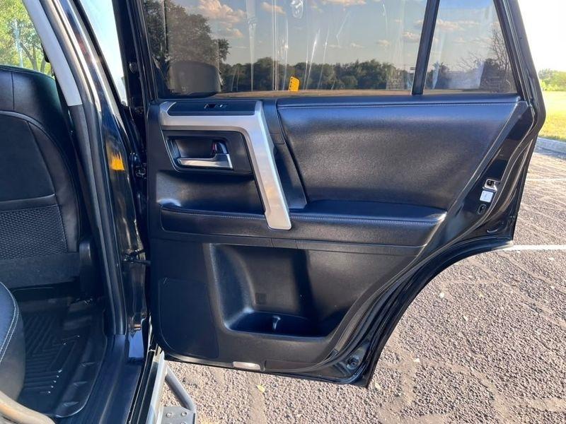 Toyota 4Runner SR5 2WD 2016