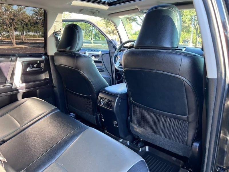 Toyota 4Runner SR5 2WD 2016