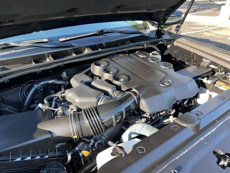 Toyota 4Runner SR5 2WD 2016