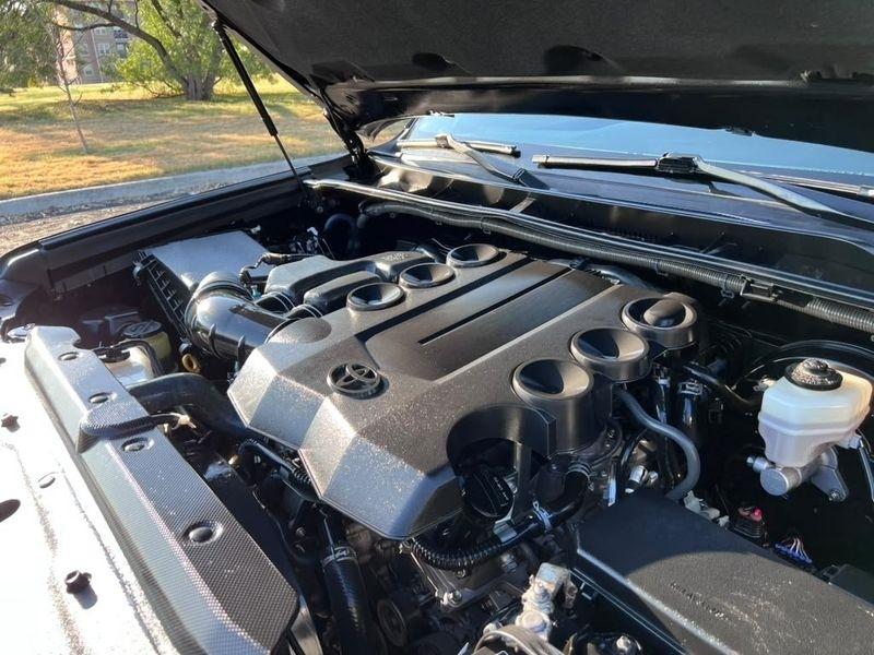 Toyota 4Runner SR5 2WD 2016