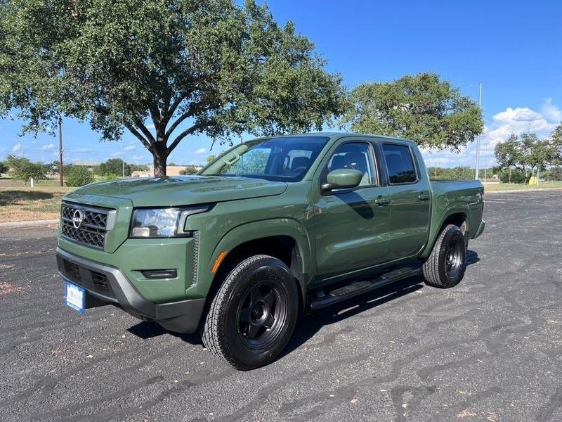 Nissan Frontier SV Crew Cab 2WD 2022