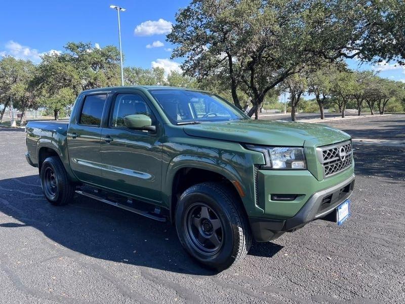 Nissan Frontier SV Crew Cab 2WD 2022