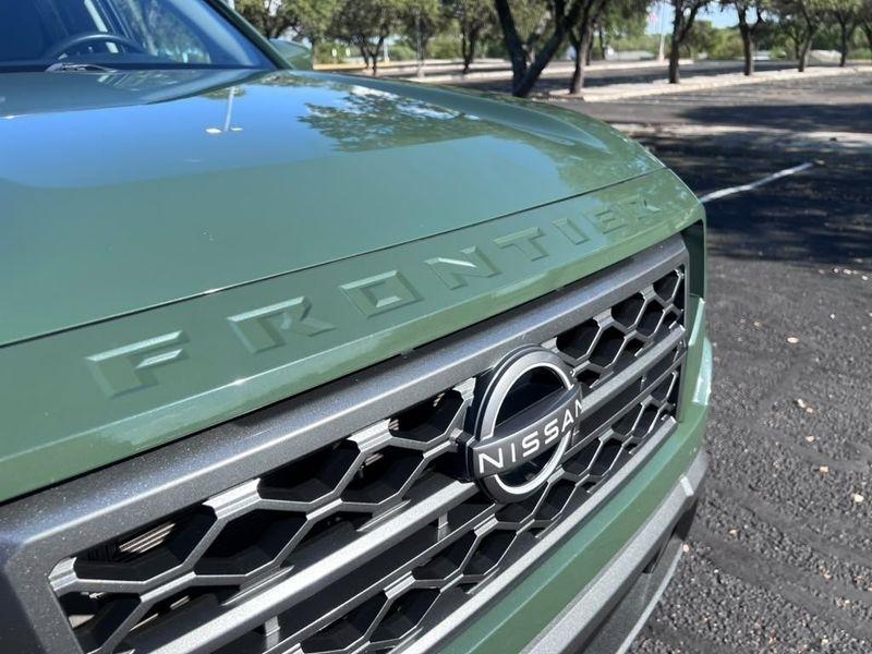 Nissan Frontier SV Crew Cab 2WD 2022