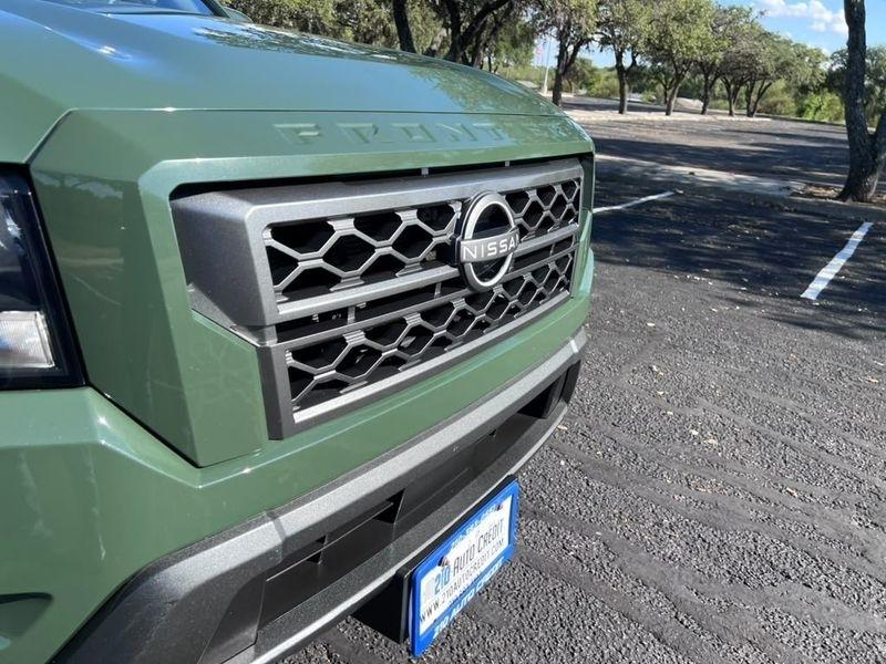 Nissan Frontier SV Crew Cab 2WD 2022