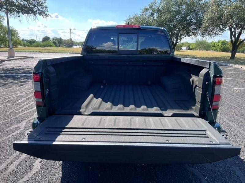 Nissan Frontier SV Crew Cab 2WD 2022
