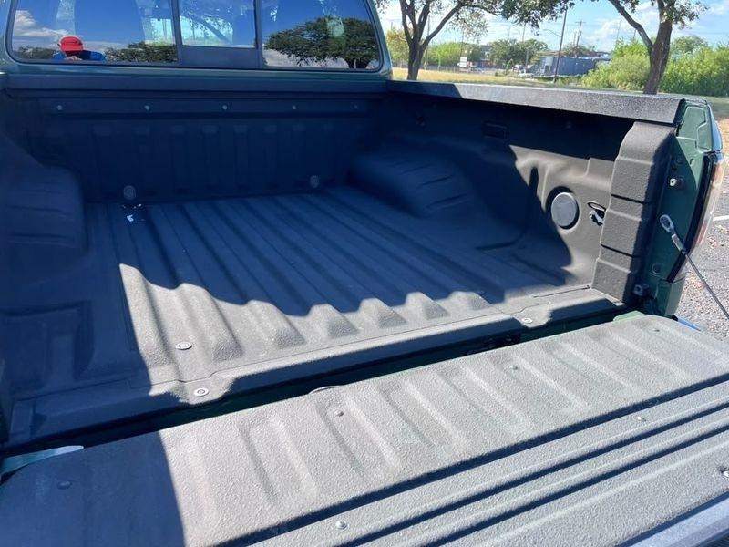 Nissan Frontier SV Crew Cab 2WD 2022