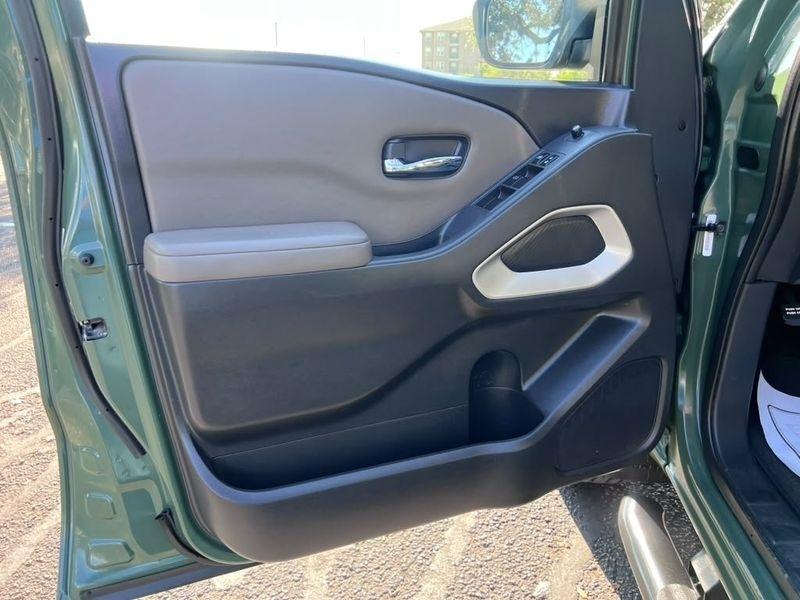 Nissan Frontier SV Crew Cab 2WD 2022