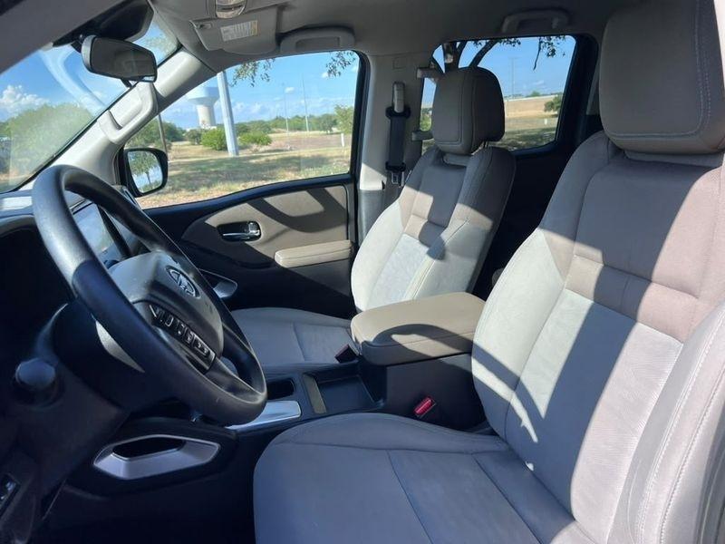 Nissan Frontier SV Crew Cab 2WD 2022