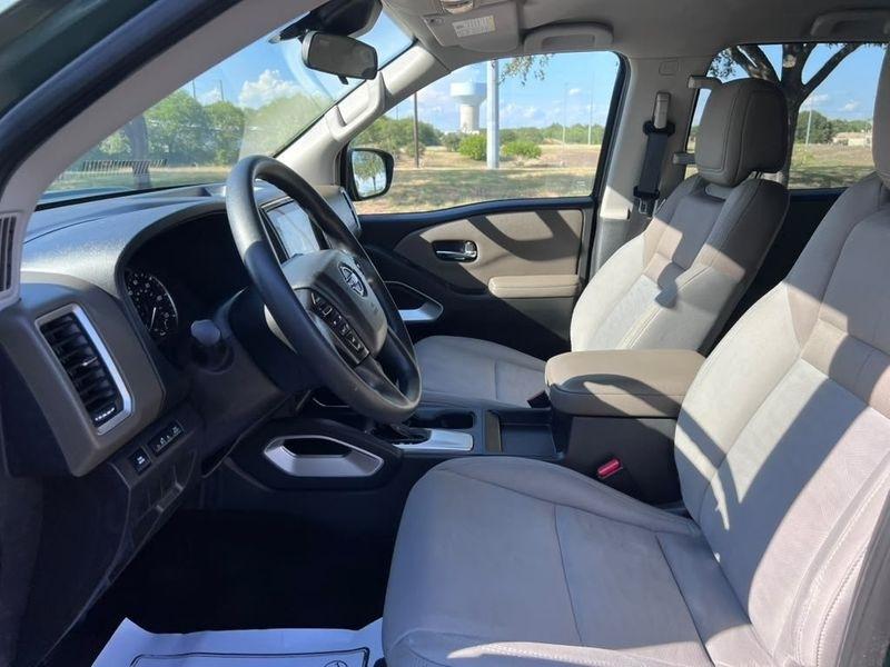 Nissan Frontier SV Crew Cab 2WD 2022