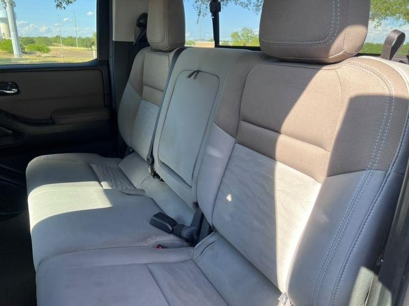 Nissan Frontier SV Crew Cab 2WD 2022