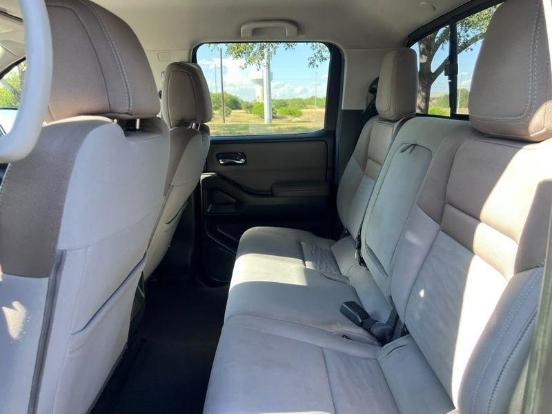 Nissan Frontier SV Crew Cab 2WD 2022