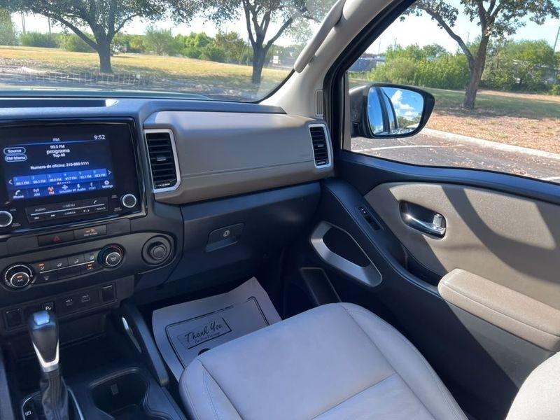 Nissan Frontier SV Crew Cab 2WD 2022