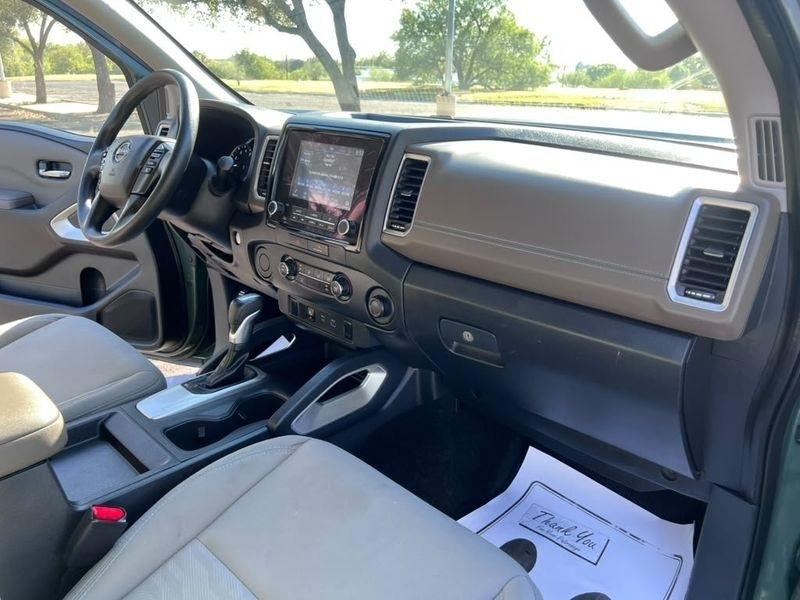 Nissan Frontier SV Crew Cab 2WD 2022