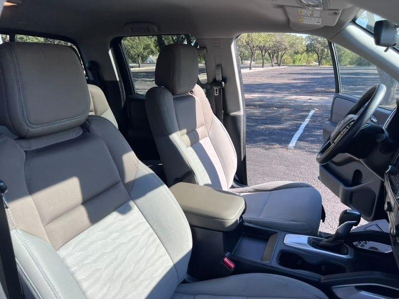Nissan Frontier SV Crew Cab 2WD 2022