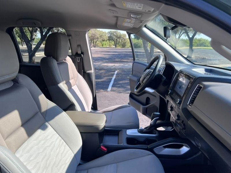 Nissan Frontier SV Crew Cab 2WD 2022