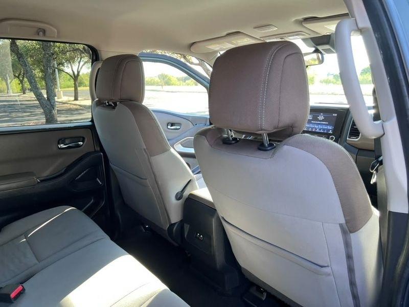 Nissan Frontier SV Crew Cab 2WD 2022