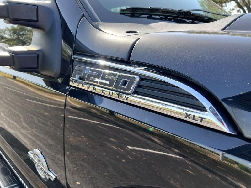 Ford F-250 SD XLT Crew Cab 4WD 2016