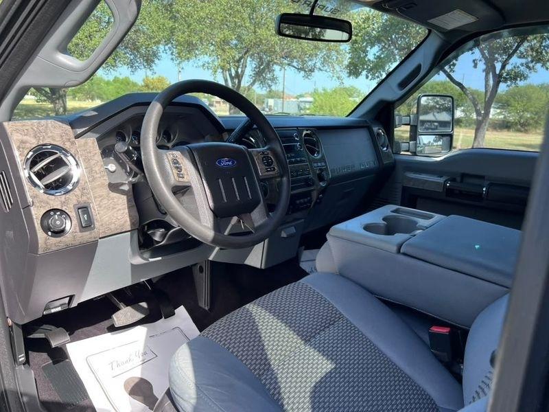 Ford F-250 SD XLT Crew Cab 4WD 2016