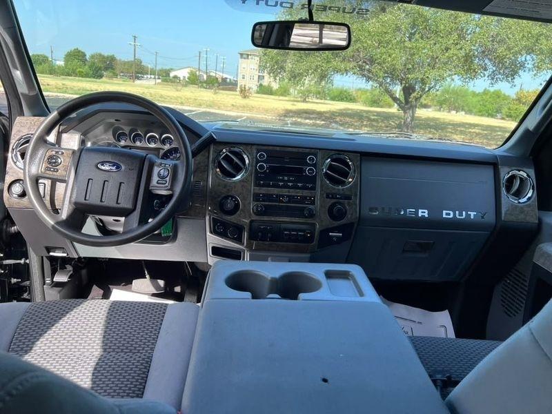 Ford F-250 SD XLT Crew Cab 4WD 2016