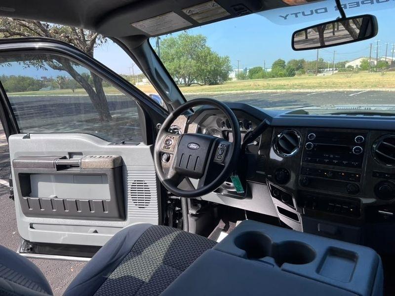 Ford F-250 SD XLT Crew Cab 4WD 2016