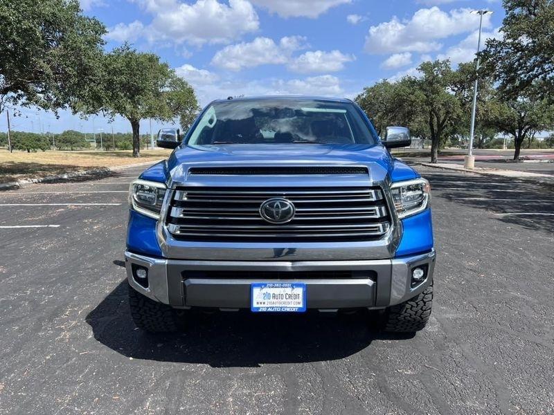 Toyota Tundra Platinum CrewMax 5.7L FFV 4WD 2018
