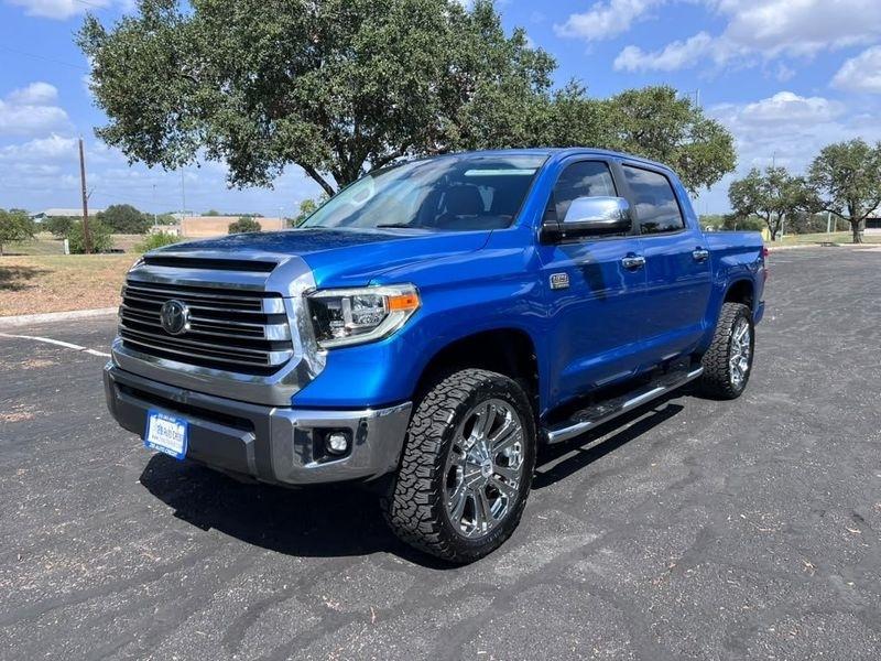 Toyota Tundra Platinum CrewMax 5.7L FFV 4WD 2018