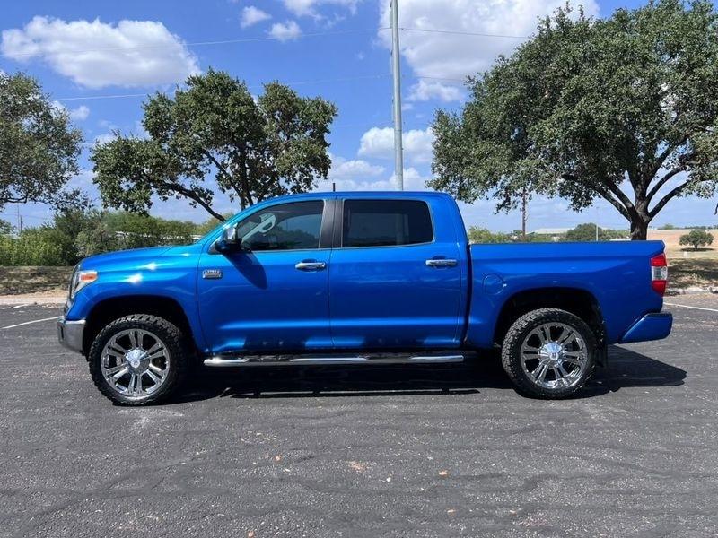 Toyota Tundra Platinum CrewMax 5.7L FFV 4WD 2018