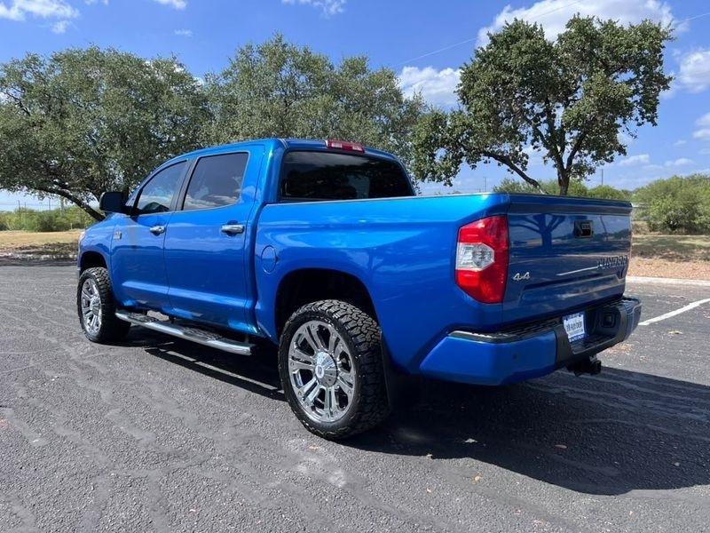 Toyota Tundra Platinum CrewMax 5.7L FFV 4WD 2018