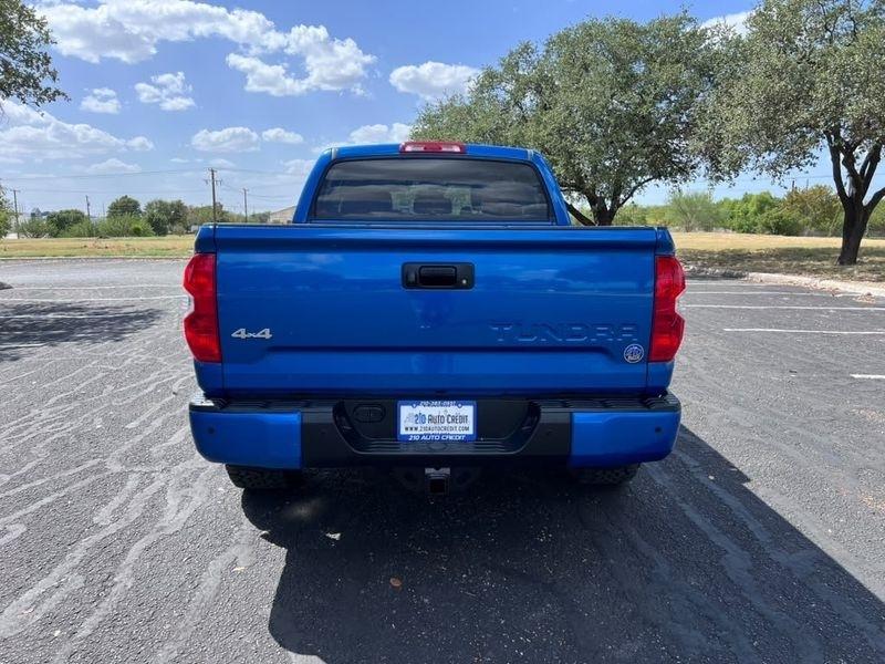 Toyota Tundra Platinum CrewMax 5.7L FFV 4WD 2018