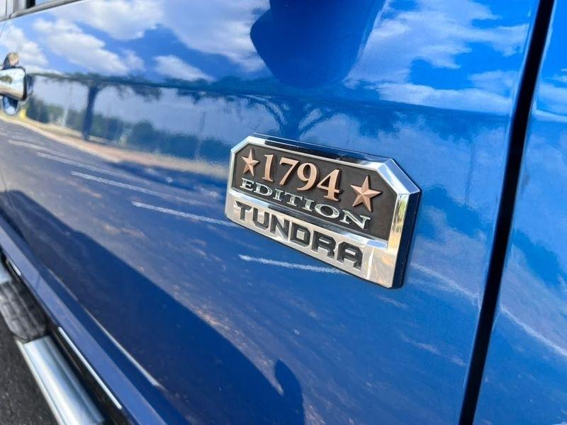 Toyota Tundra Platinum CrewMax 5.7L FFV 4WD 2018
