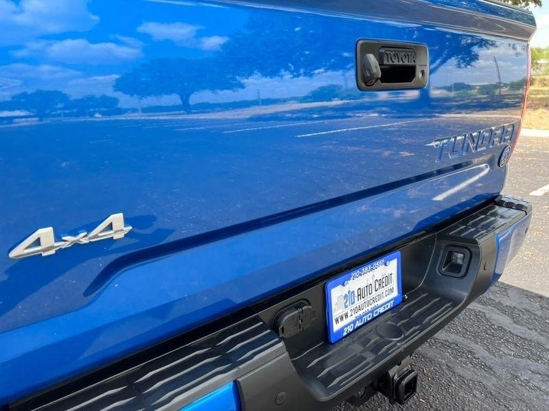 Toyota Tundra Platinum CrewMax 5.7L FFV 4WD 2018