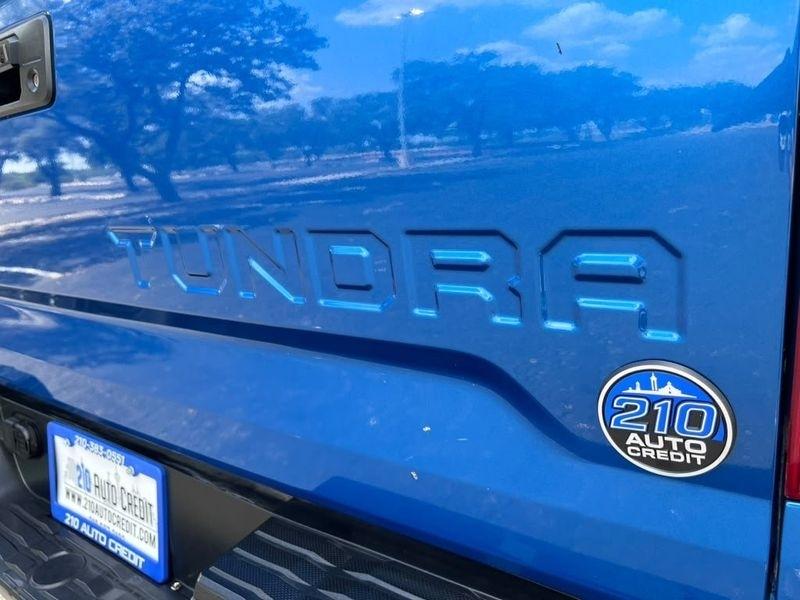 Toyota Tundra Platinum CrewMax 5.7L FFV 4WD 2018