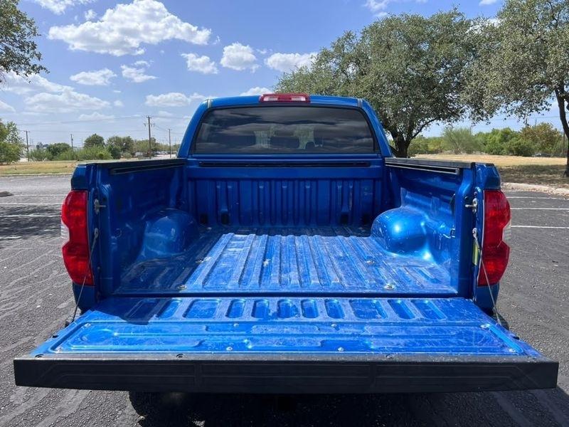 Toyota Tundra Platinum CrewMax 5.7L FFV 4WD 2018