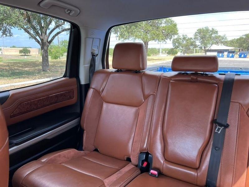 Toyota Tundra Platinum CrewMax 5.7L FFV 4WD 2018
