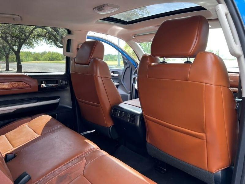 Toyota Tundra Platinum CrewMax 5.7L FFV 4WD 2018