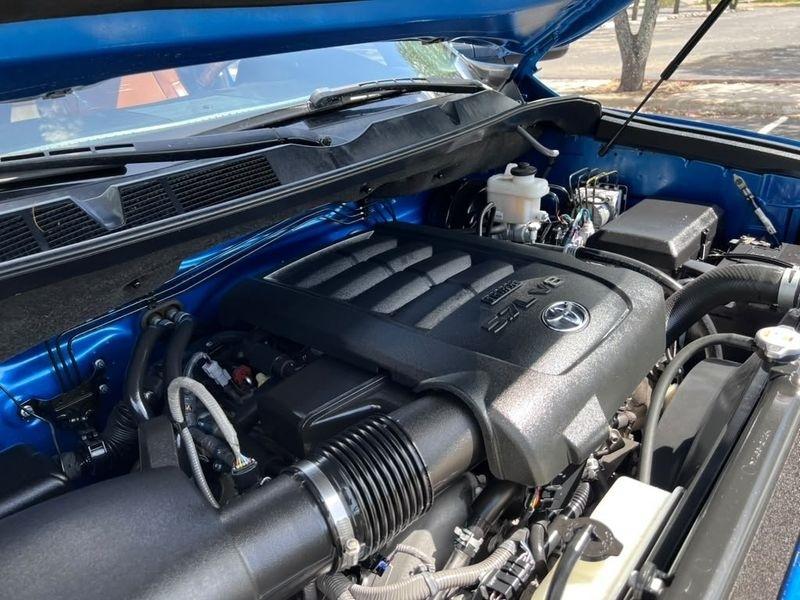 Toyota Tundra Platinum CrewMax 5.7L FFV 4WD 2018