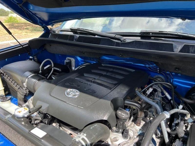 Toyota Tundra Platinum CrewMax 5.7L FFV 4WD 2018