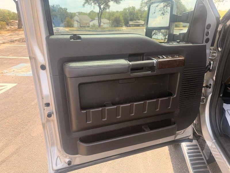 Ford F-350 SD Lariat Crew Cab 4WD 2015