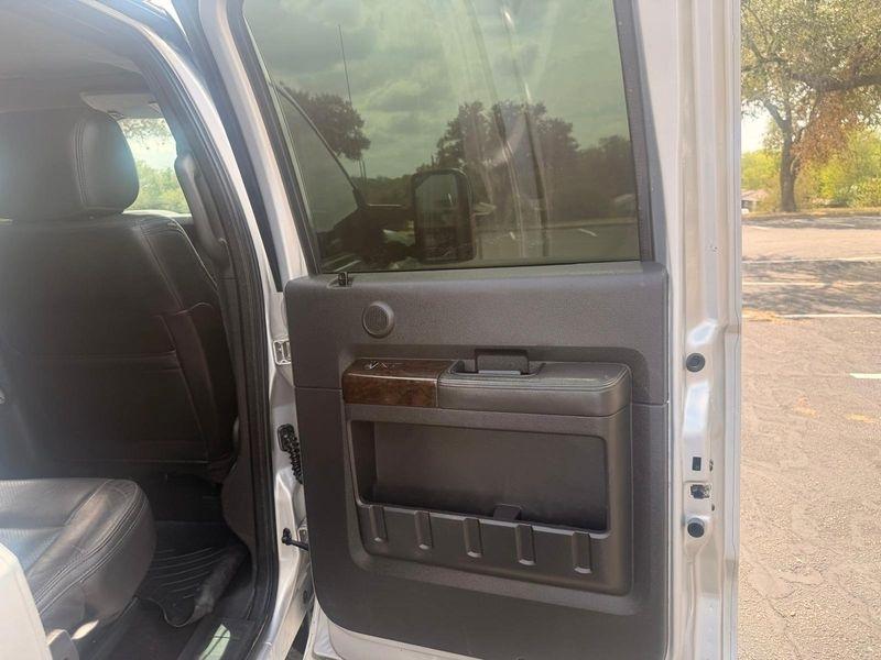 Ford F-350 SD Lariat Crew Cab 4WD 2015