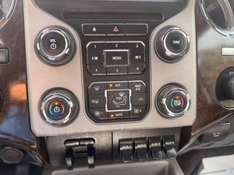 Ford F-350 SD Lariat Crew Cab 4WD 2015