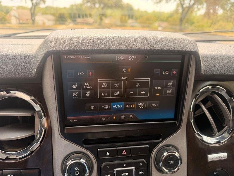 Ford F-350 SD Lariat Crew Cab 4WD 2015