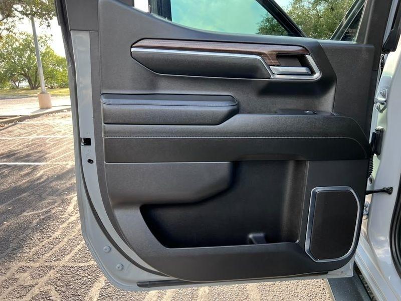 Chevrolet Silverado 1500 RST Crew Cab 4WD 2024