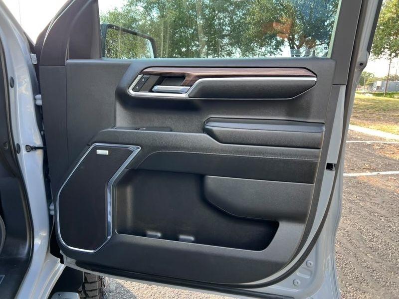 Chevrolet Silverado 1500 RST Crew Cab 4WD 2024