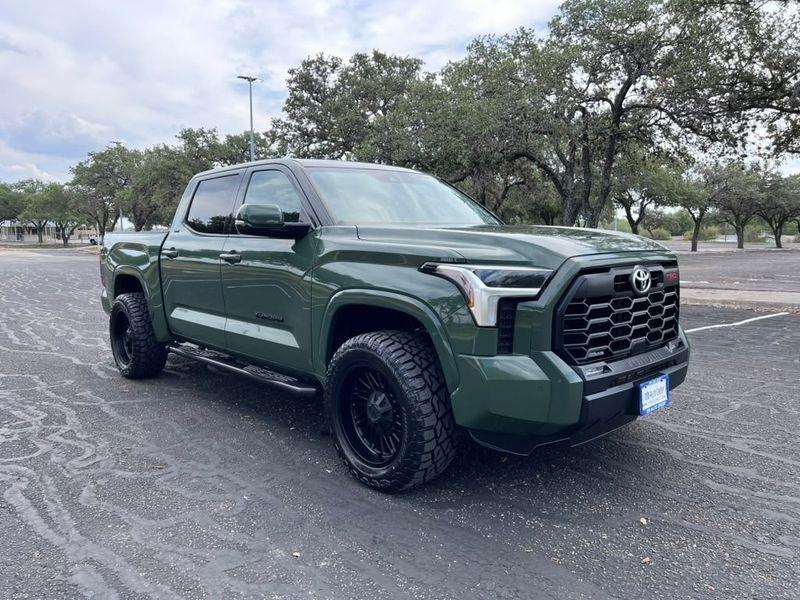Toyota Tundra SR5 CrewMax 4WD 2023