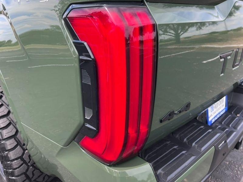 Toyota Tundra SR5 CrewMax 4WD 2023