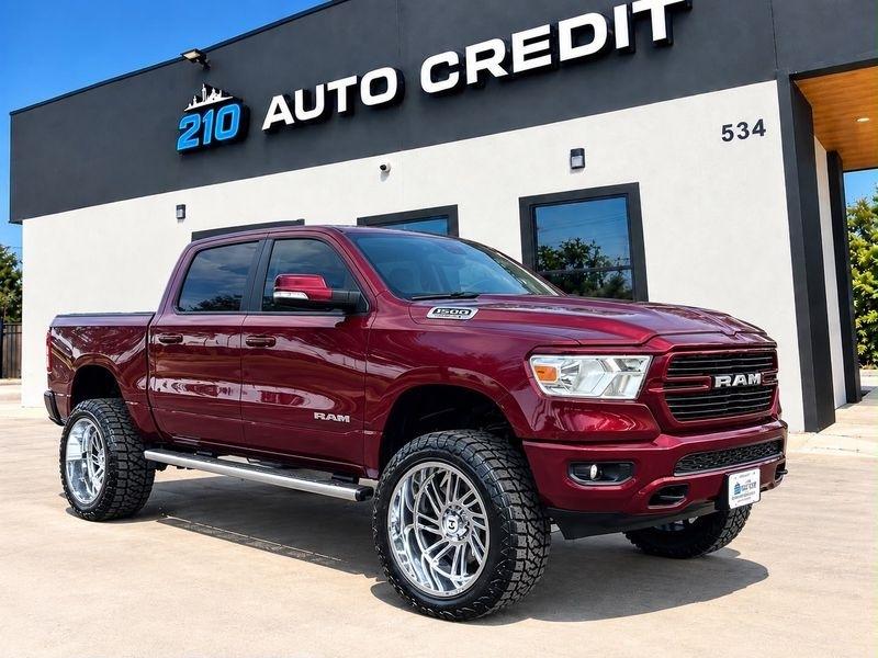 RAM 1500 Lone Star Crew Cab SB 4WD 2020