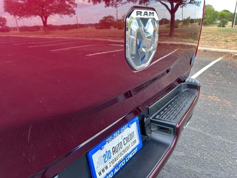 RAM 1500 Lone Star Crew Cab SB 4WD 2020