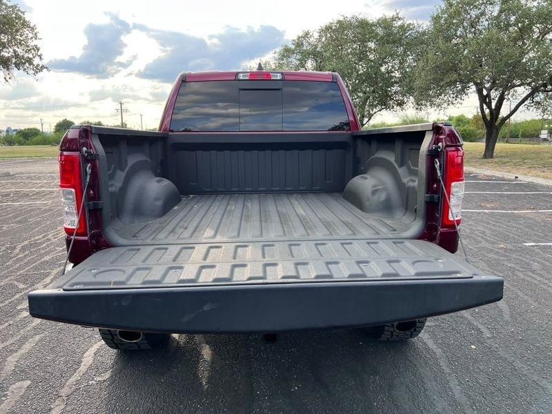 RAM 1500 Lone Star Crew Cab SB 4WD 2020
