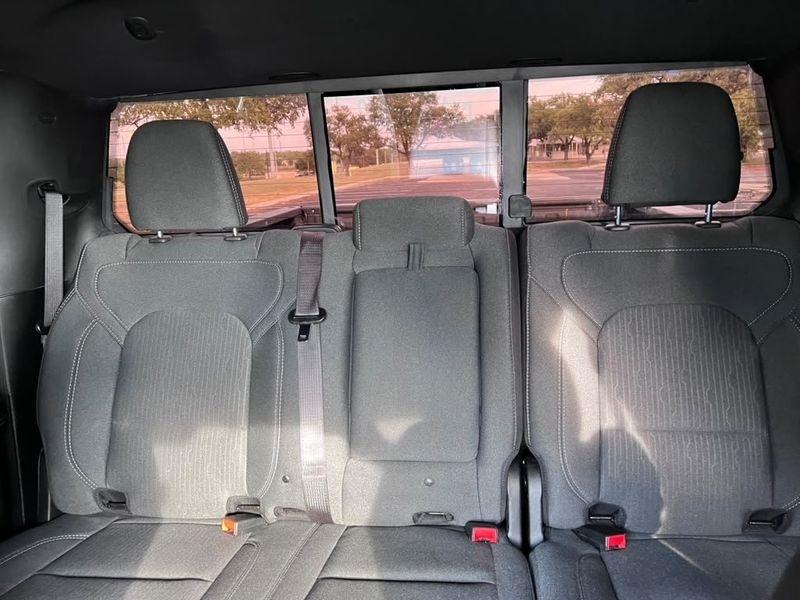 RAM 1500 Lone Star Crew Cab SB 4WD 2020